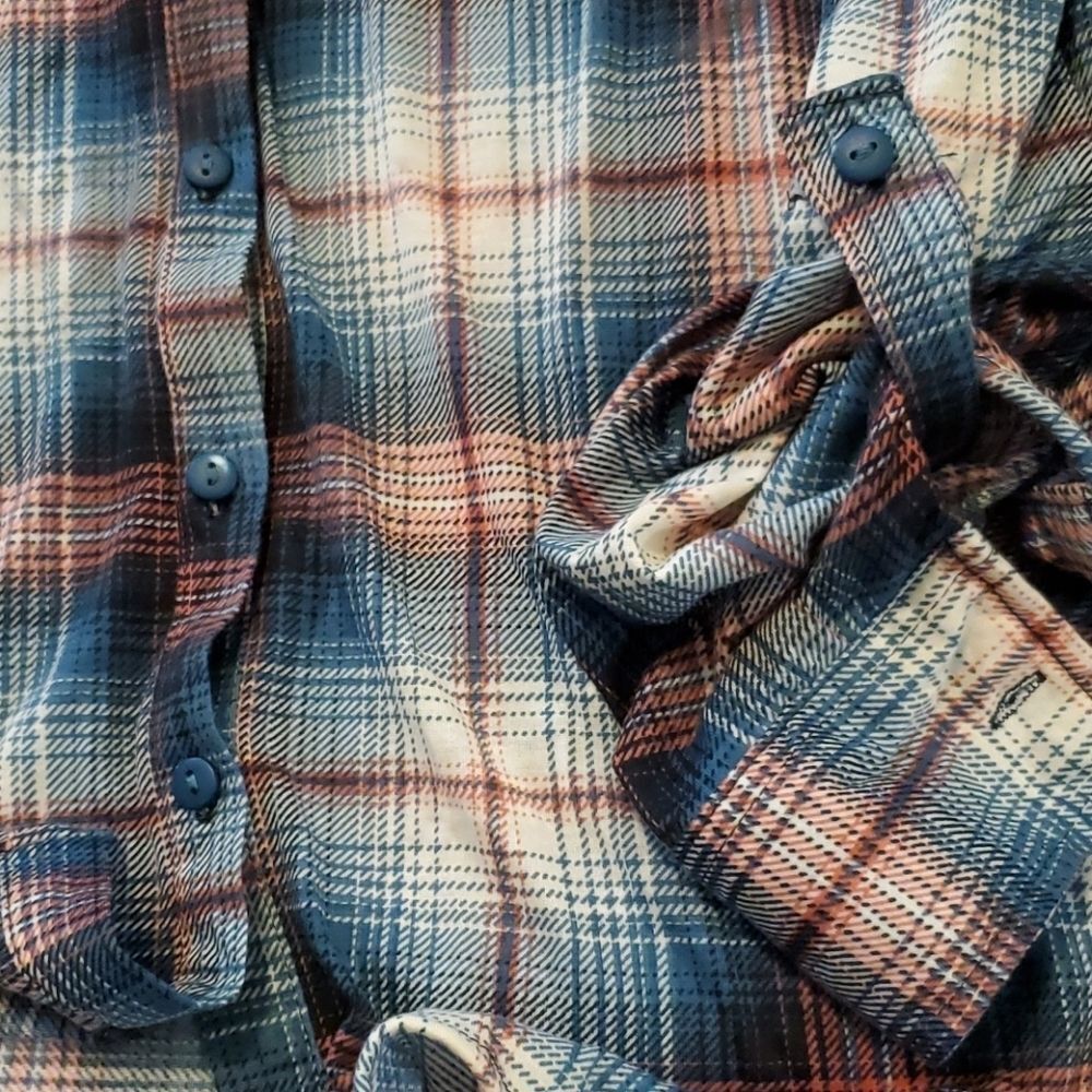 Eden & Olivia woman plaid button down top - Picture 8 of 11